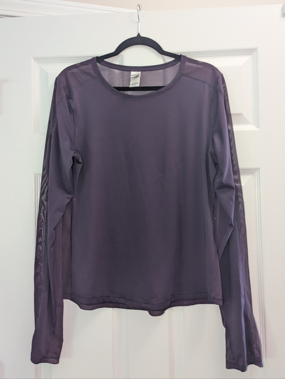 Victoria Sport Women’s Large Purple Mesh Long Sleeve Athletic Workout Top
